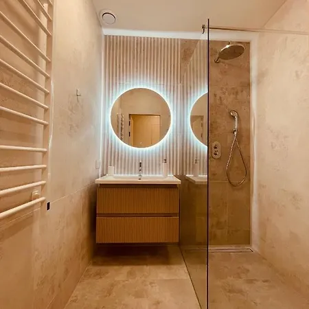 Kobiela Family Delux Ktw Center * Kattowitz